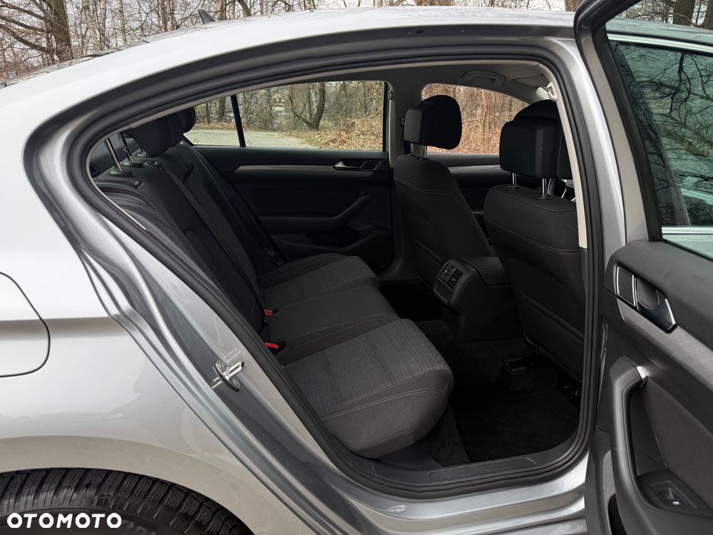 Volkswagen Passat 2.0 TDI EVO Business DSG - 25