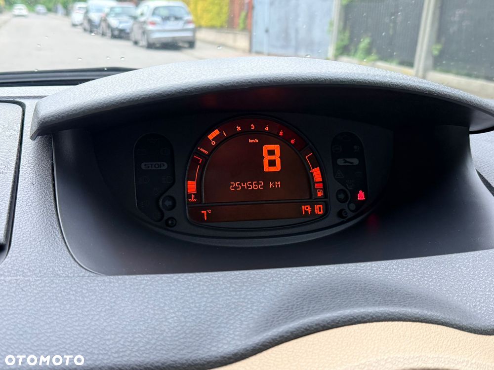 Renault Modus - 24