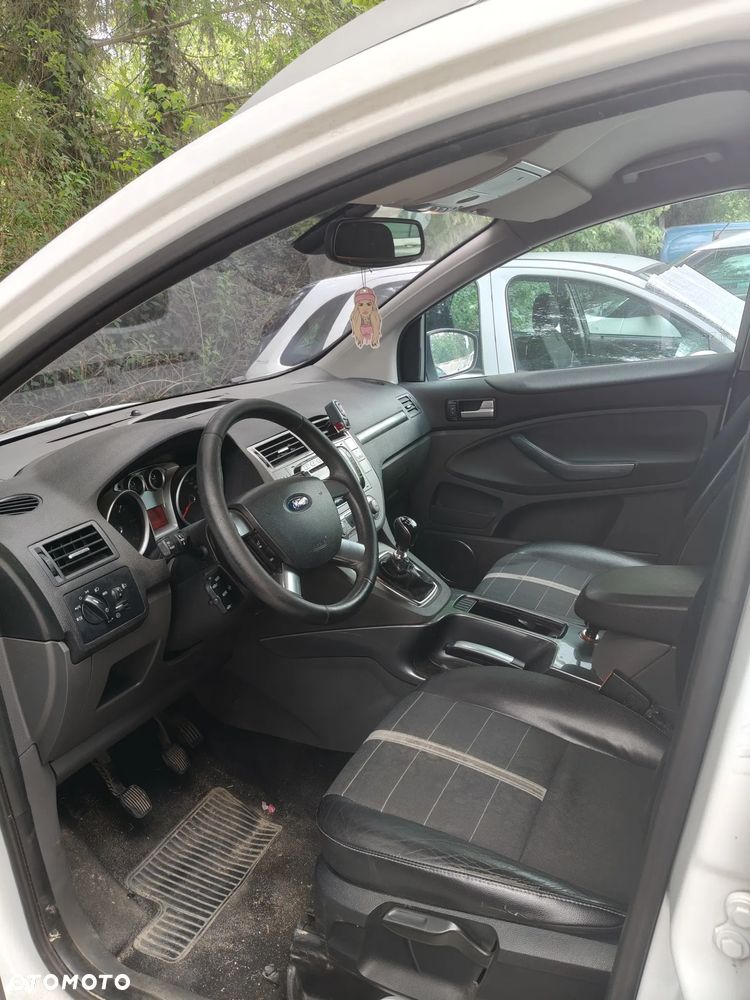 Ford Kuga - 4
