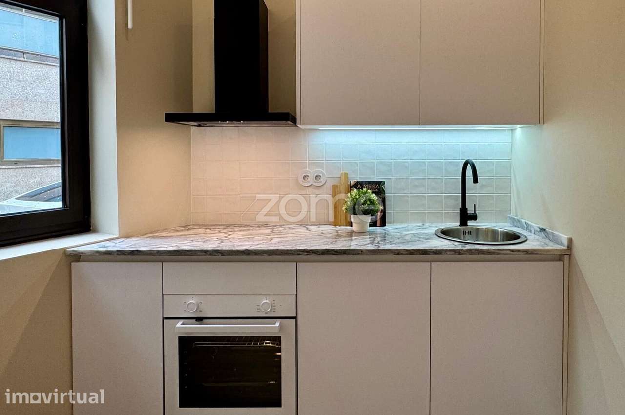 Moradia 2 pisos, rendimento imediato 6 %, Porto - Grande imagem: 5/37