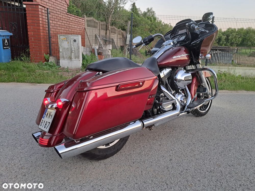 Harley-Davidson Touring Road Glide - 4