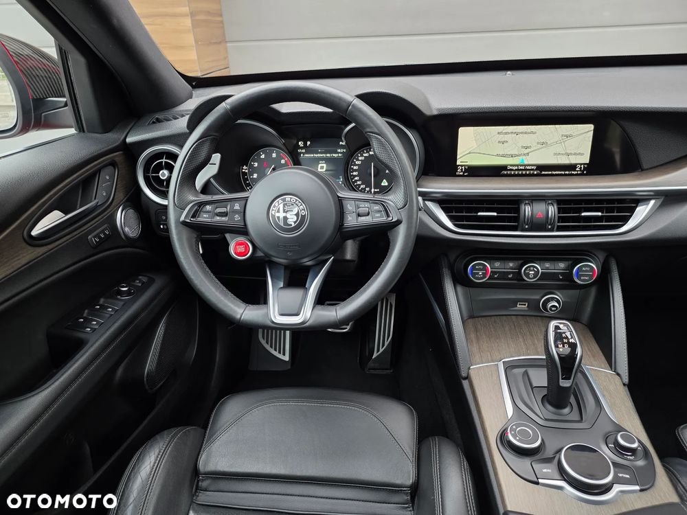 Alfa Romeo Stelvio 2.0 Turbo 16V AT8-Q4 First Edition - 32