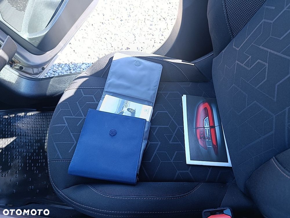 Peugeot 2008 1.2 Pure Tech Access EU6 - 22