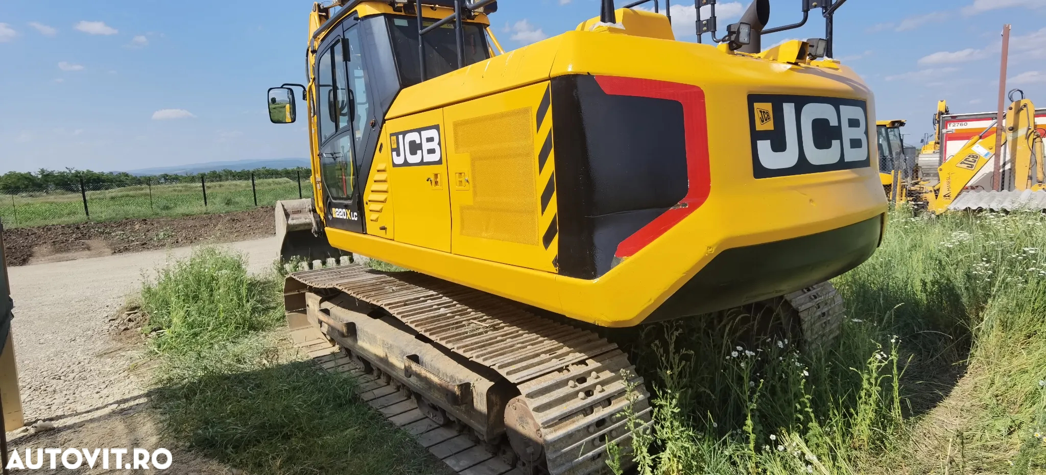JCB 220 X LC - 11