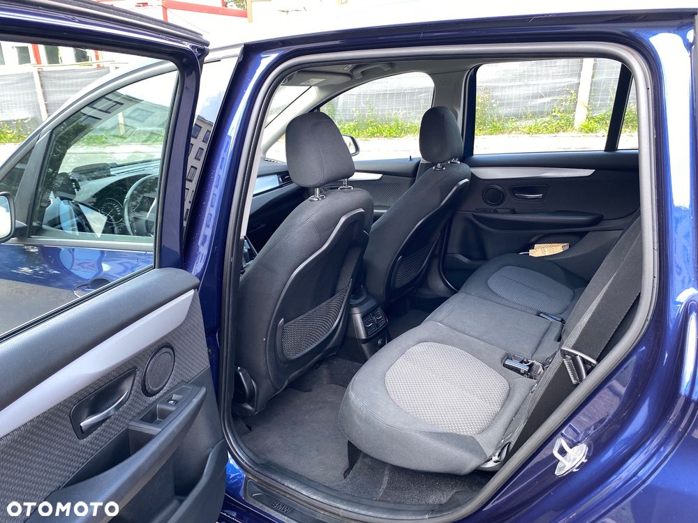 BMW Seria 2 218i - 11