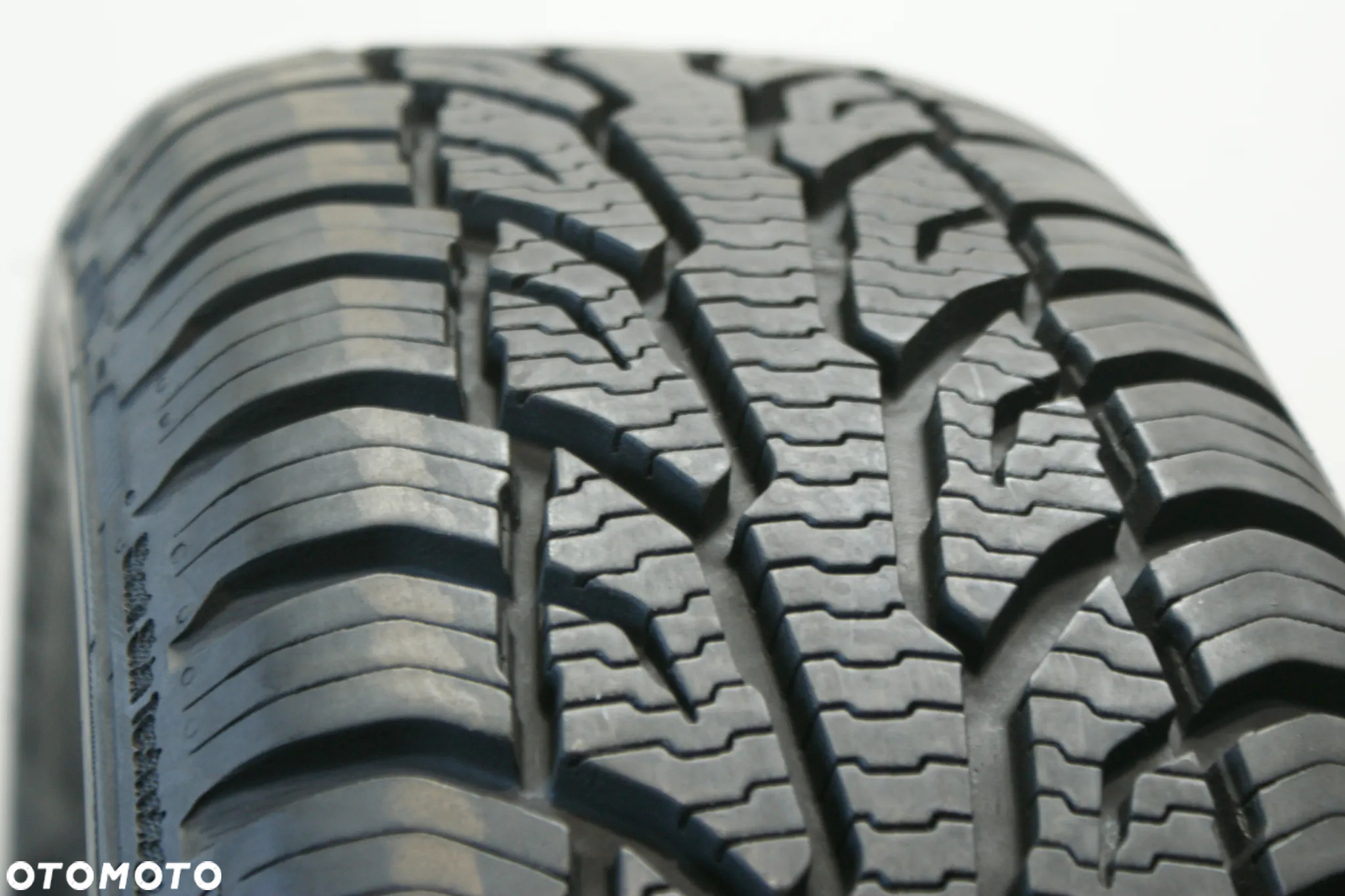 195/65R15 UNIROYAL ALLSEASONEXPERT 2 , 8,5mm . - 2