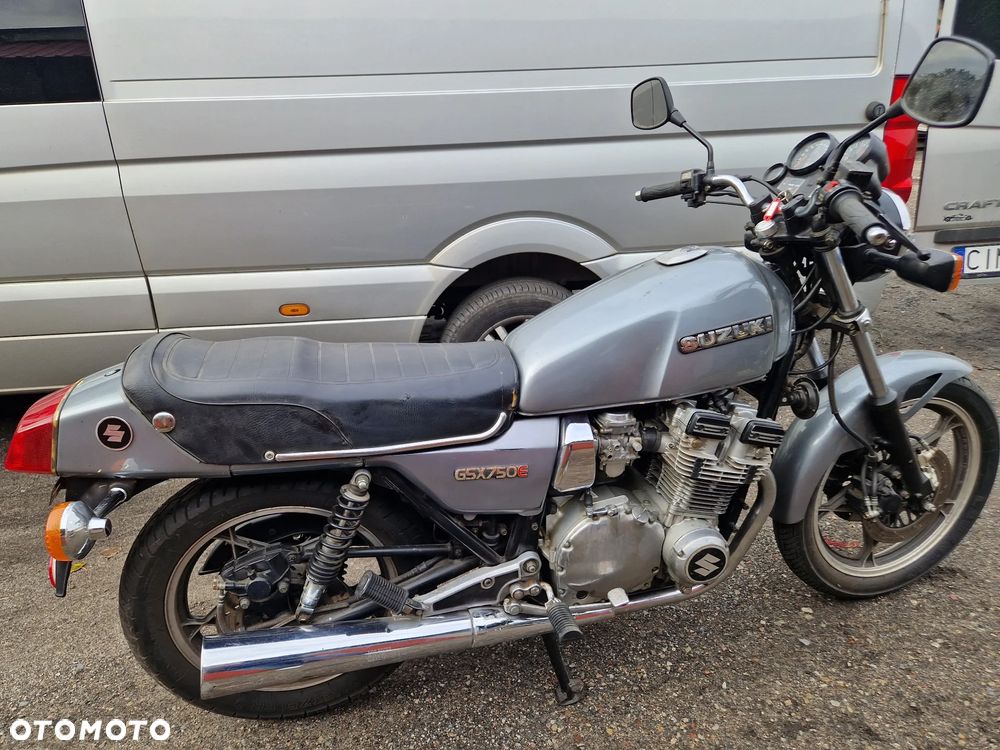 Suzuki GSX - 10