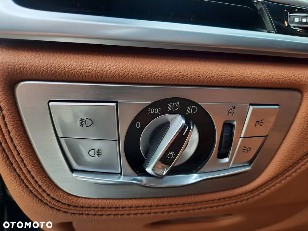 BMW Seria 7 730d xDrive - 26