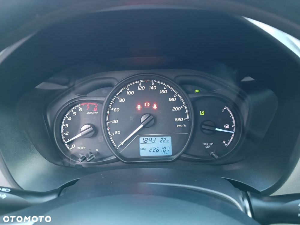 Toyota Yaris 1.0 Life EU6 - 11