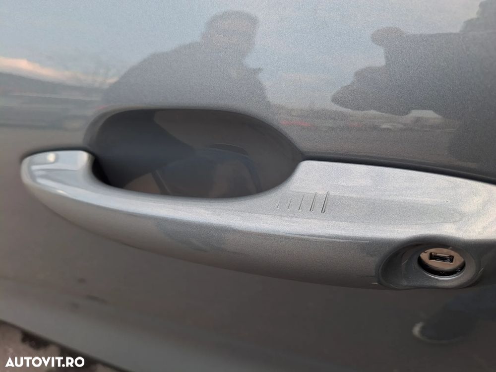 Ford Kuga 1.5 EcoBoost A8 FWD Titanium - 32