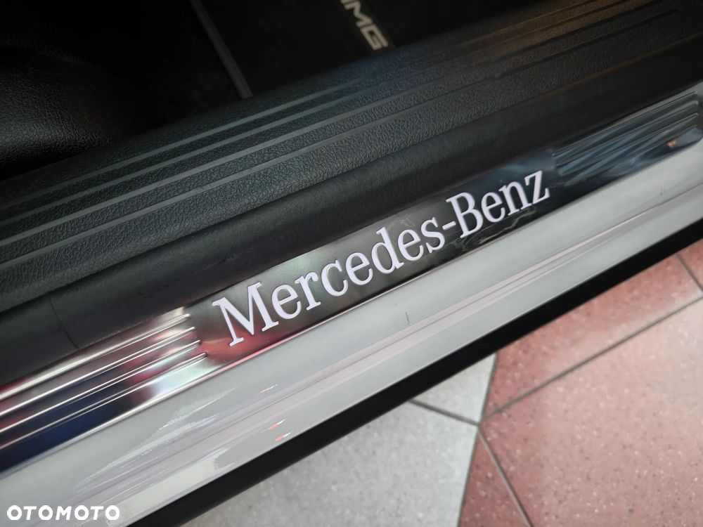 Mercedes-Benz GLB 200 AMG Line 7G-DCT - 34