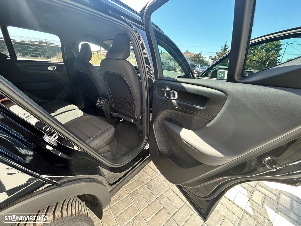 Volvo XC 40 Recharge Core - 13