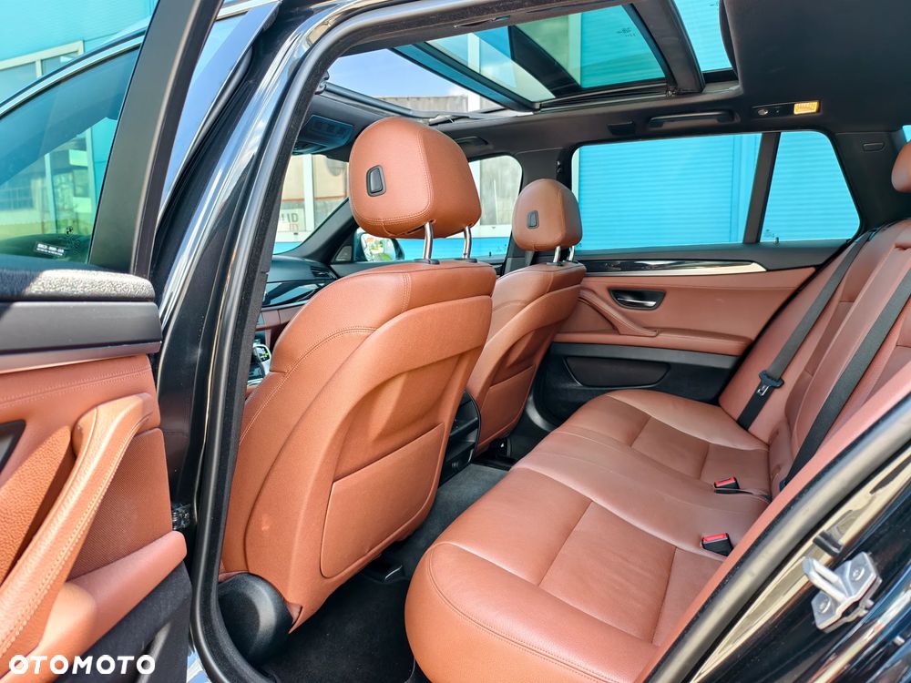 BMW Seria 5 525d Sport-Aut Luxury Line - 13
