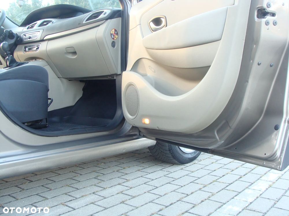 Renault Scenic 1.9 dCi Expression - 18