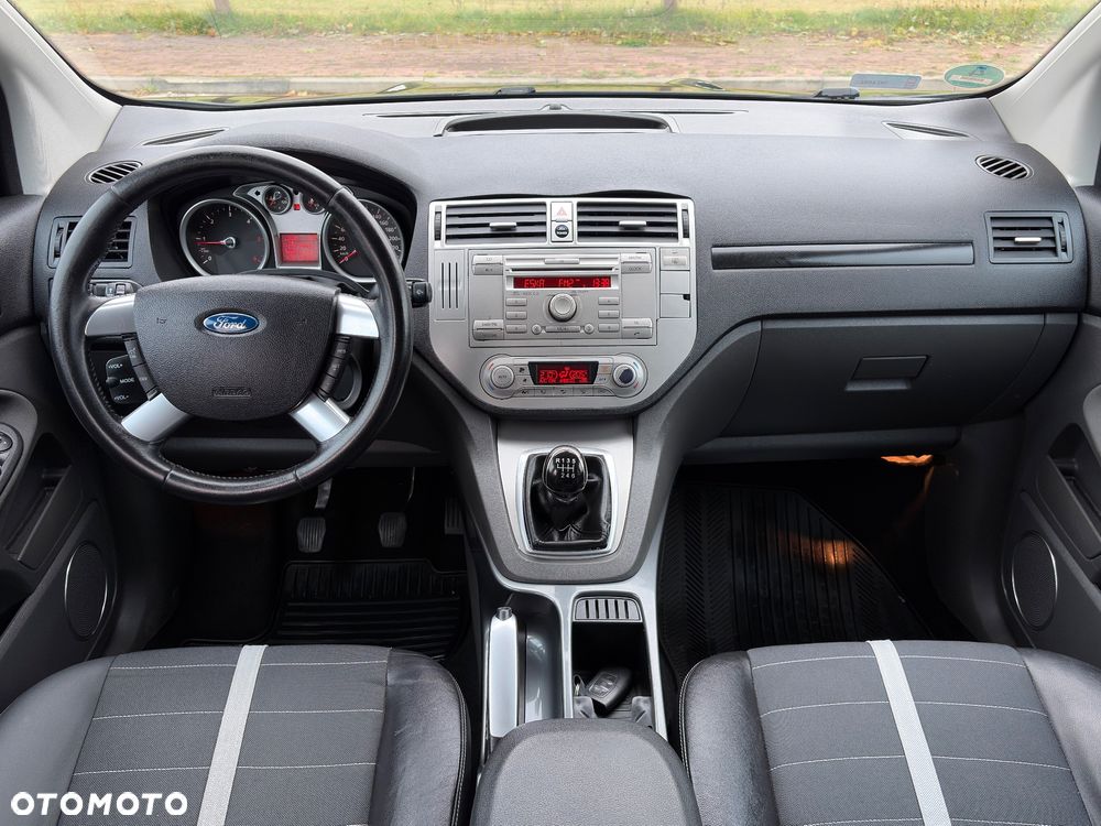 Ford Kuga 2.0 TDCi 2x4 Titanium - 31