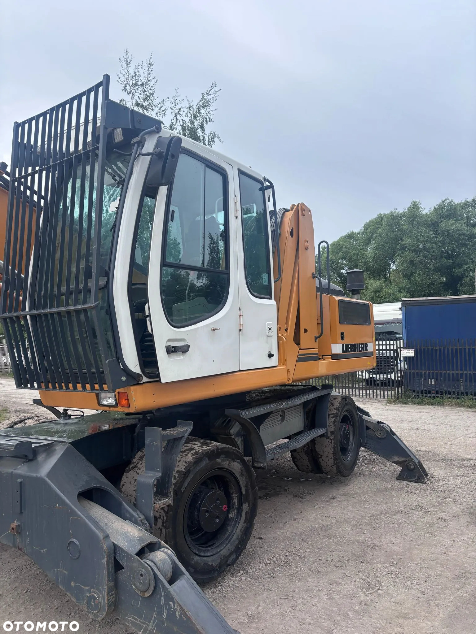 Liebherr A904C - 9
