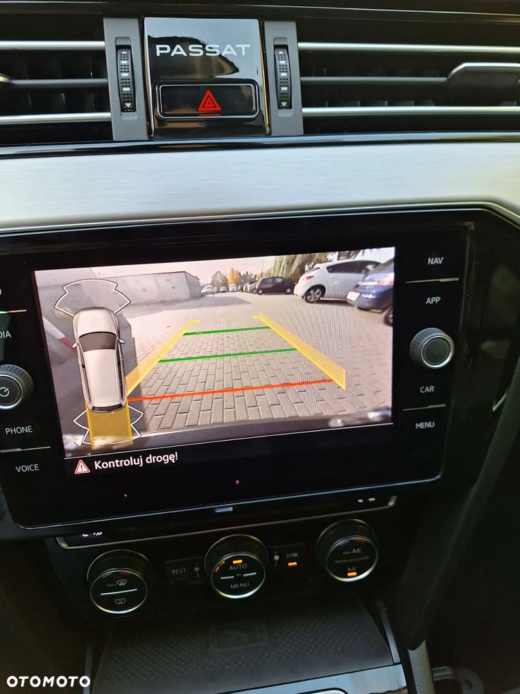 Volkswagen Passat 2.0 TDI SCR Elegance DSG - 21