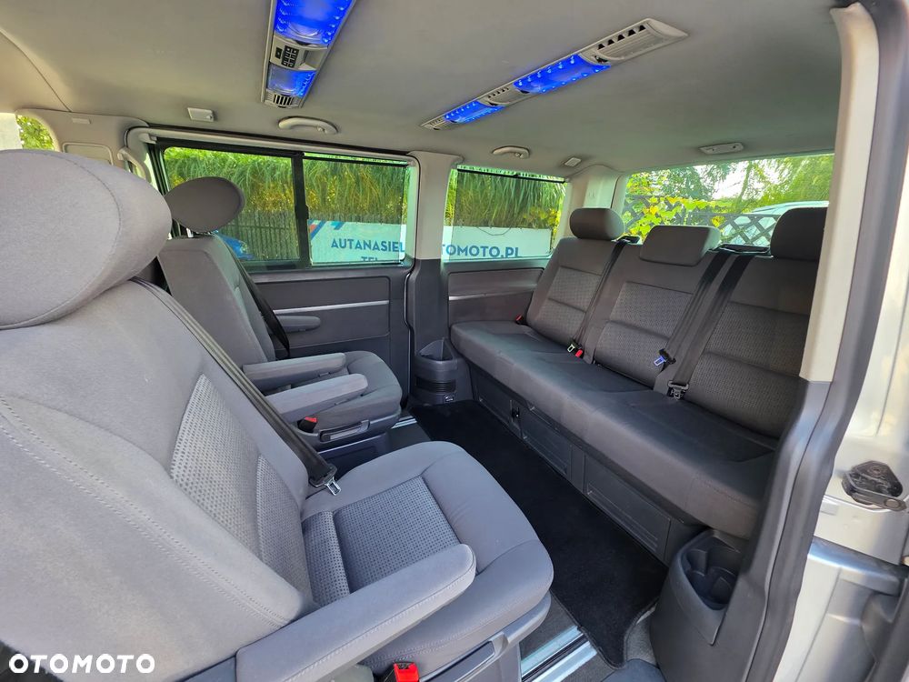 Volkswagen Multivan - 8