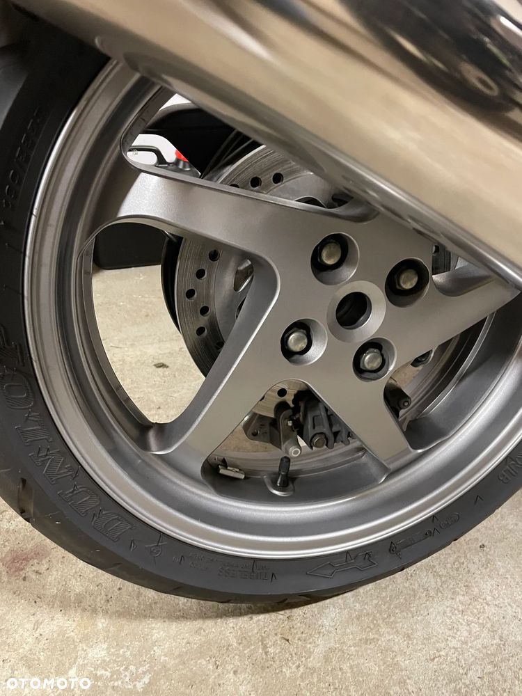 Honda VFR - 10