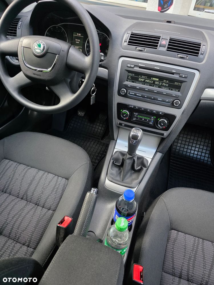 Skoda Octavia 1.6 Elegance - 6