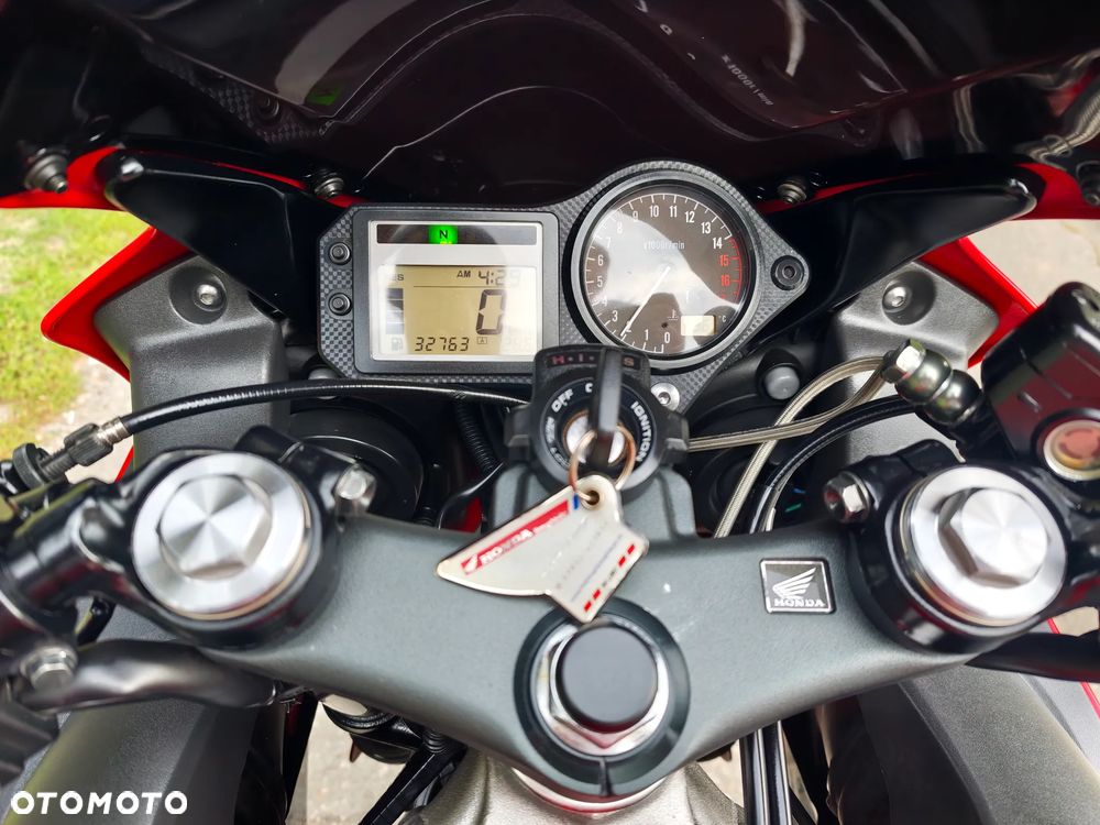 Honda CBR - 7