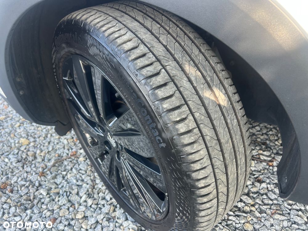 Peugeot 3008 Plug-In Hybrid 225 e-EAT8 GT - 32