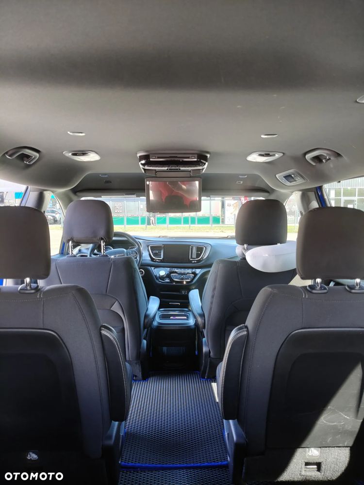 Chrysler Pacifica - 14