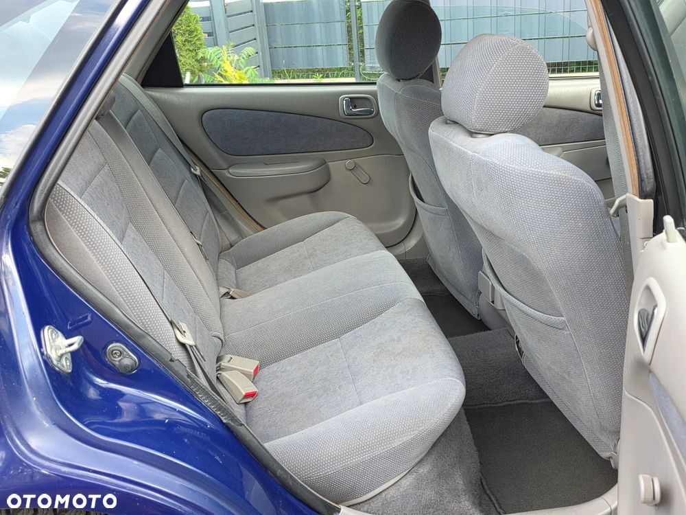 Toyota Corolla 1.6 Terra1 - 3