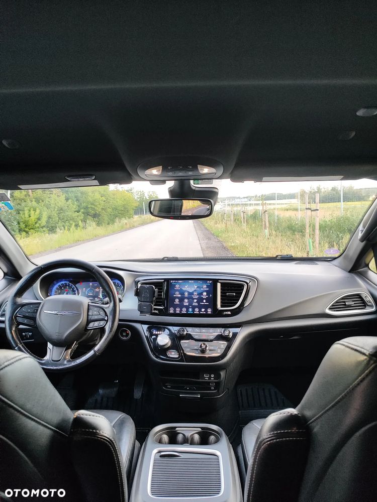 Chrysler Pacifica - 14