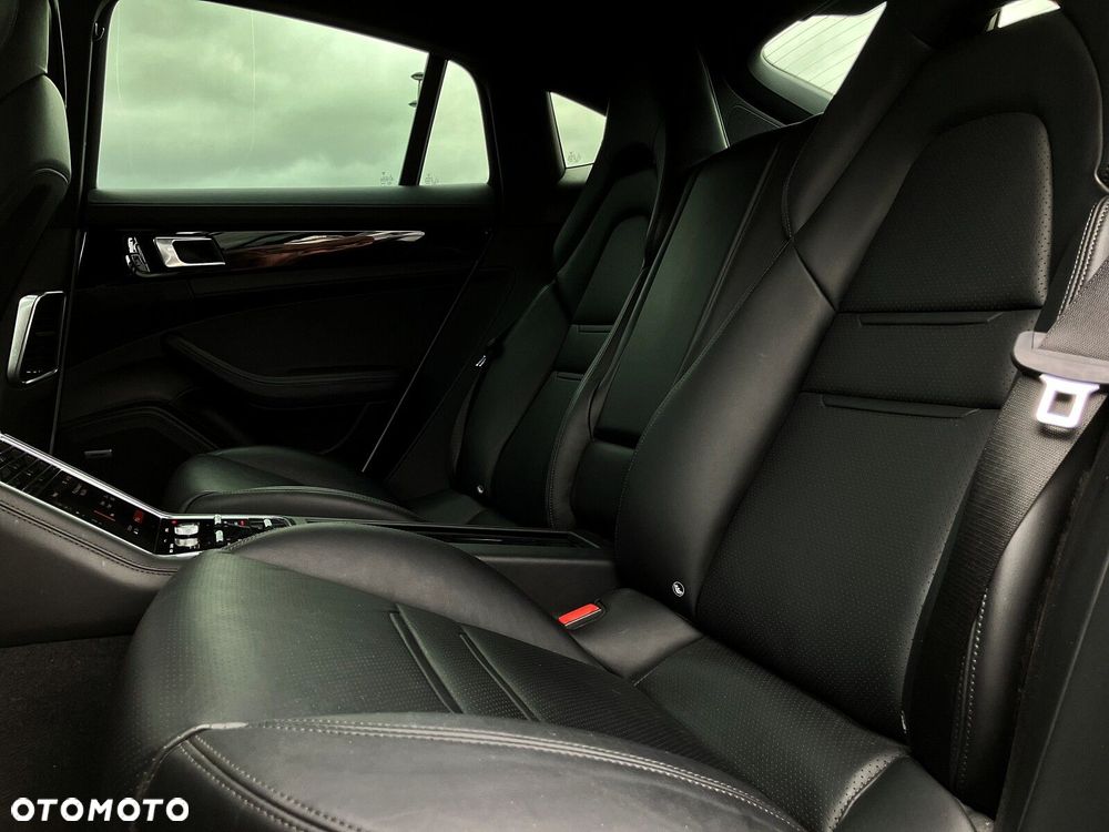 Porsche Panamera - 21