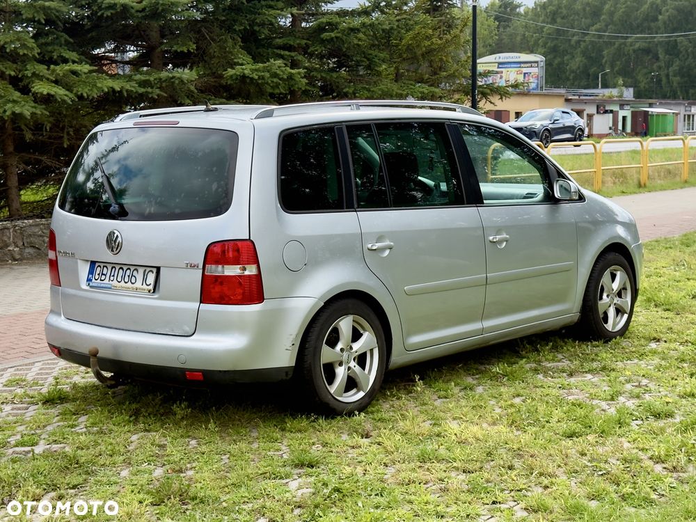 Volkswagen Touran - 2