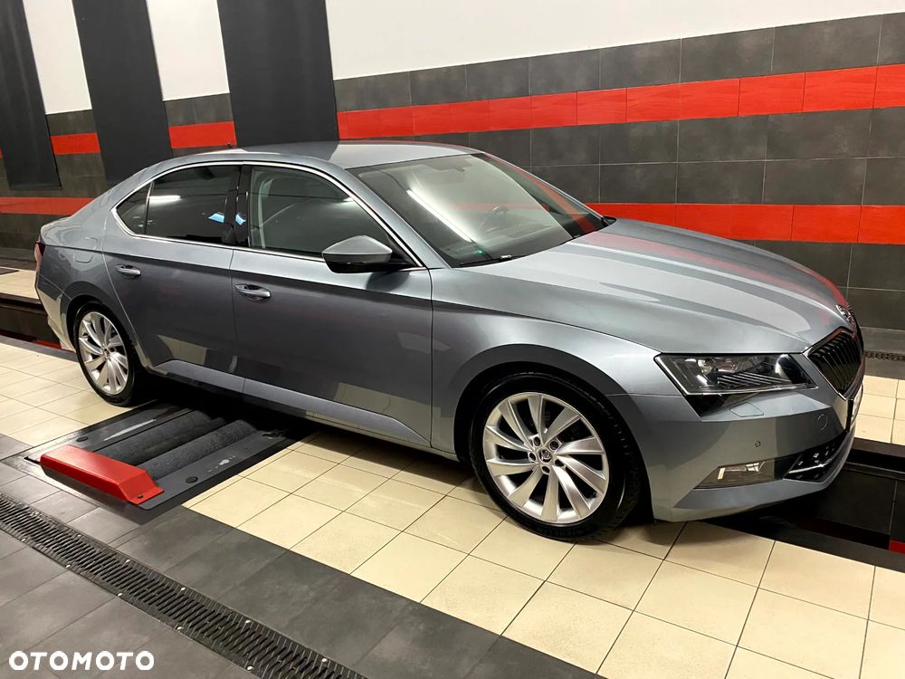 Skoda Superb 2.0 TDI DSG Premium Edition - 5