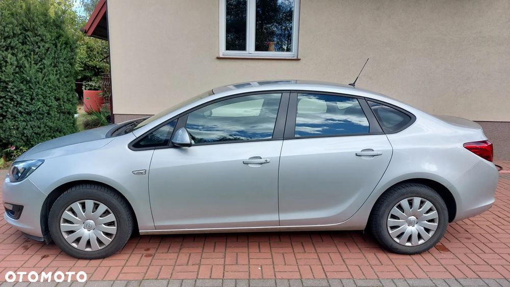 Opel Astra IV 1.4 T Enjoy - 4