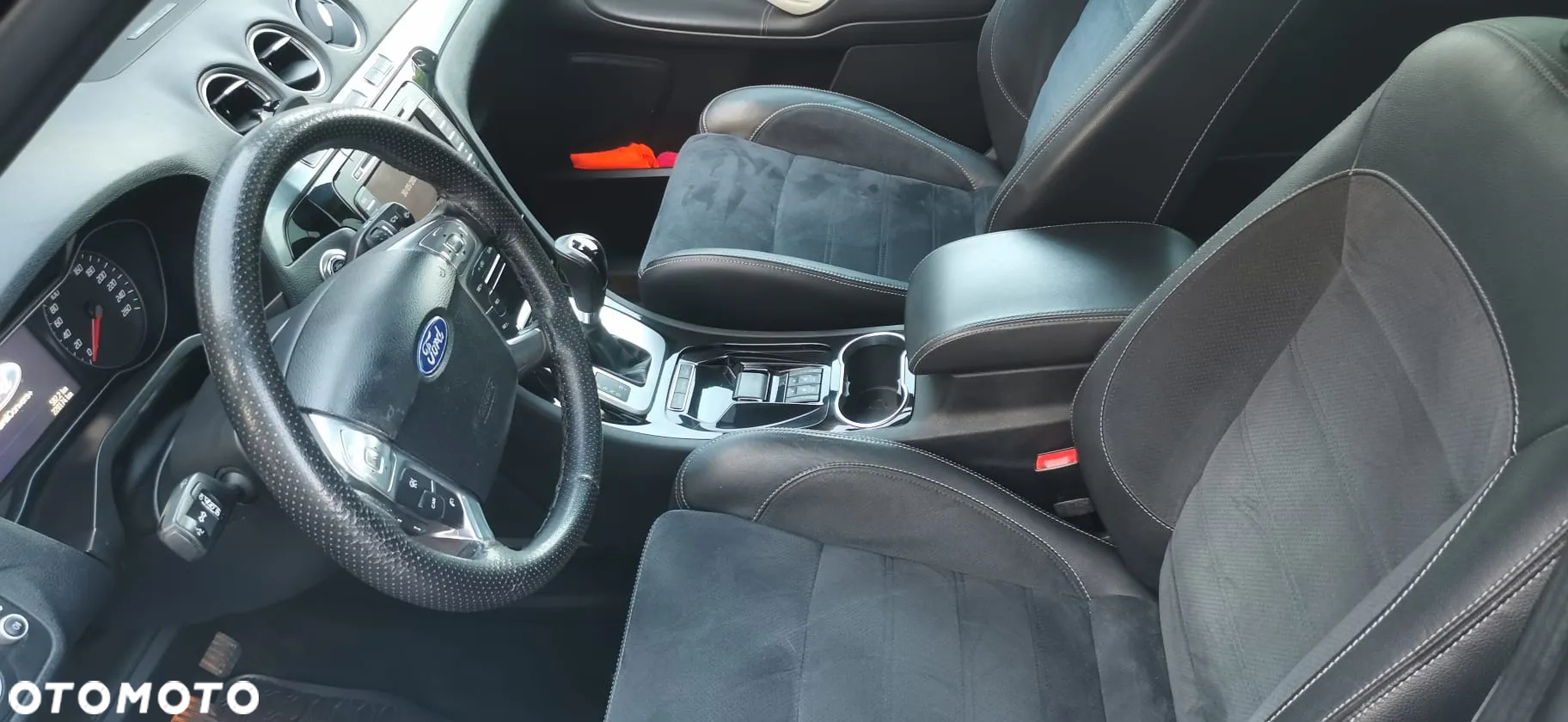 Ford S-Max - 12