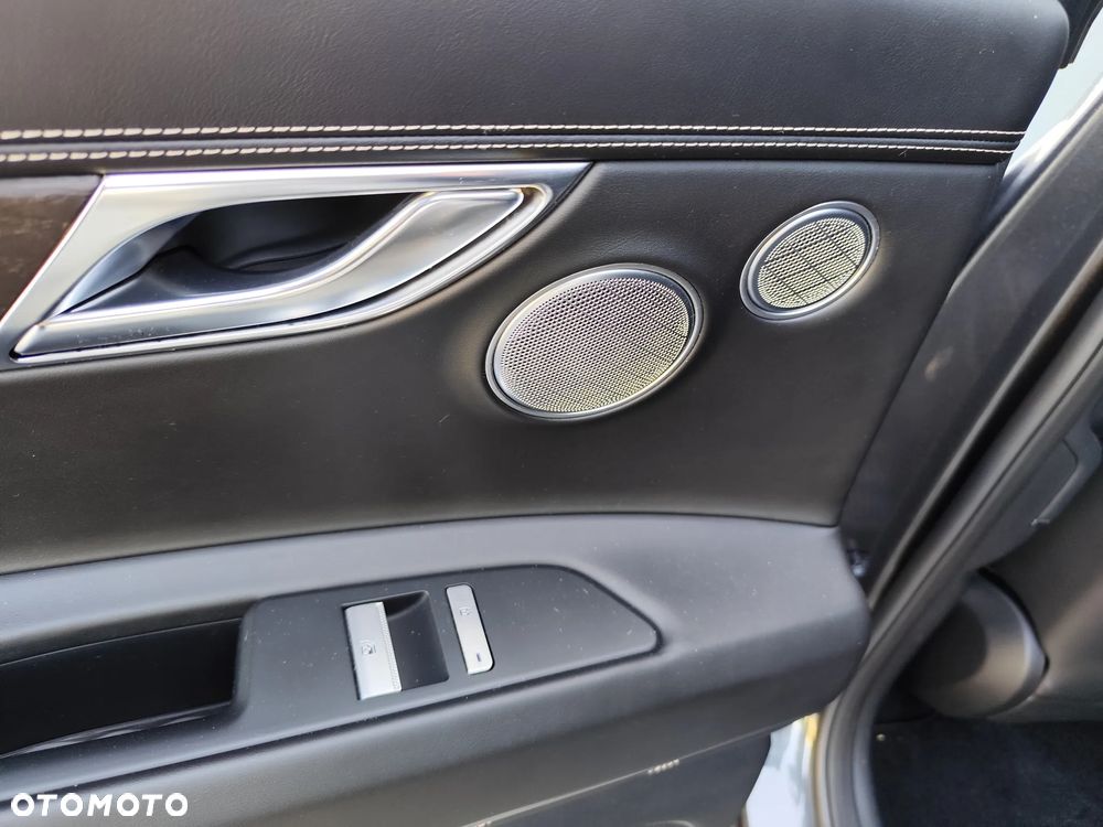 Hyundai Genesis - 15