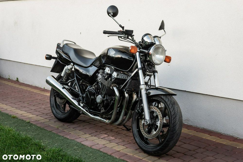 Honda CB - 1