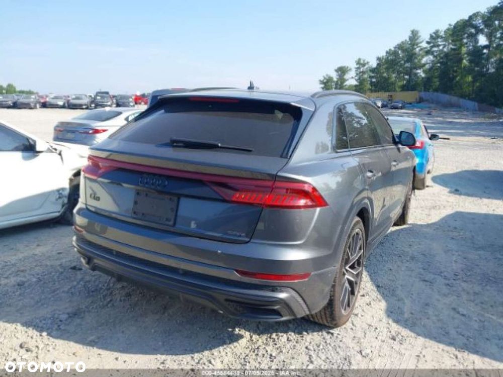 Audi Q8 - 8
