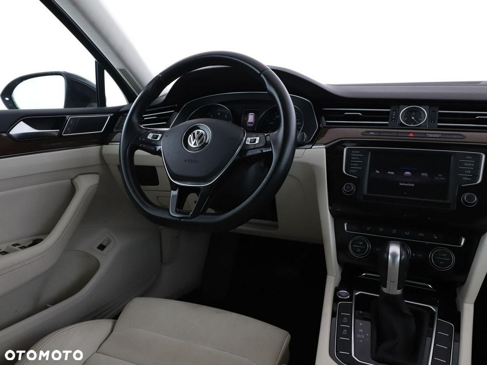 Volkswagen Passat Variant 1.8 TSI (BlueMotion Technology) DSG Highline - 17