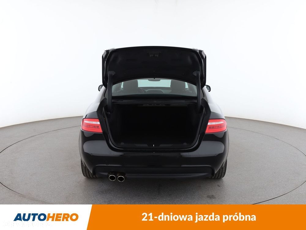 Jaguar XE 2.0 D Prestige - 17