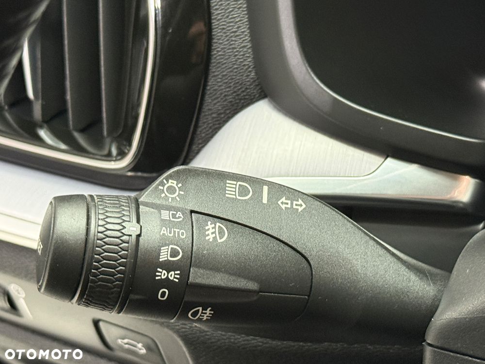 Volvo V60 Cross Country D4 AWD Geartronic - 23