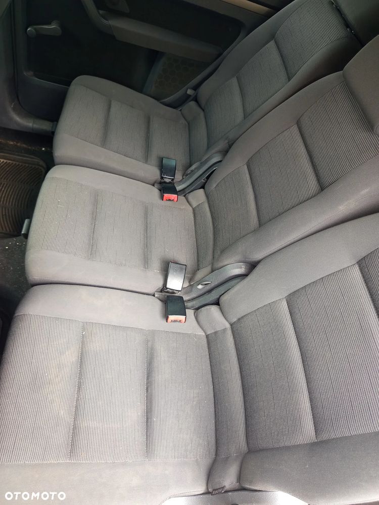 Volkswagen Touran - 8