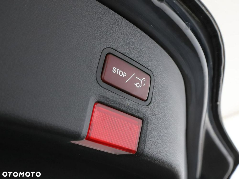 Mercedes-Benz CLA 200 7G-DCT Urban - 37