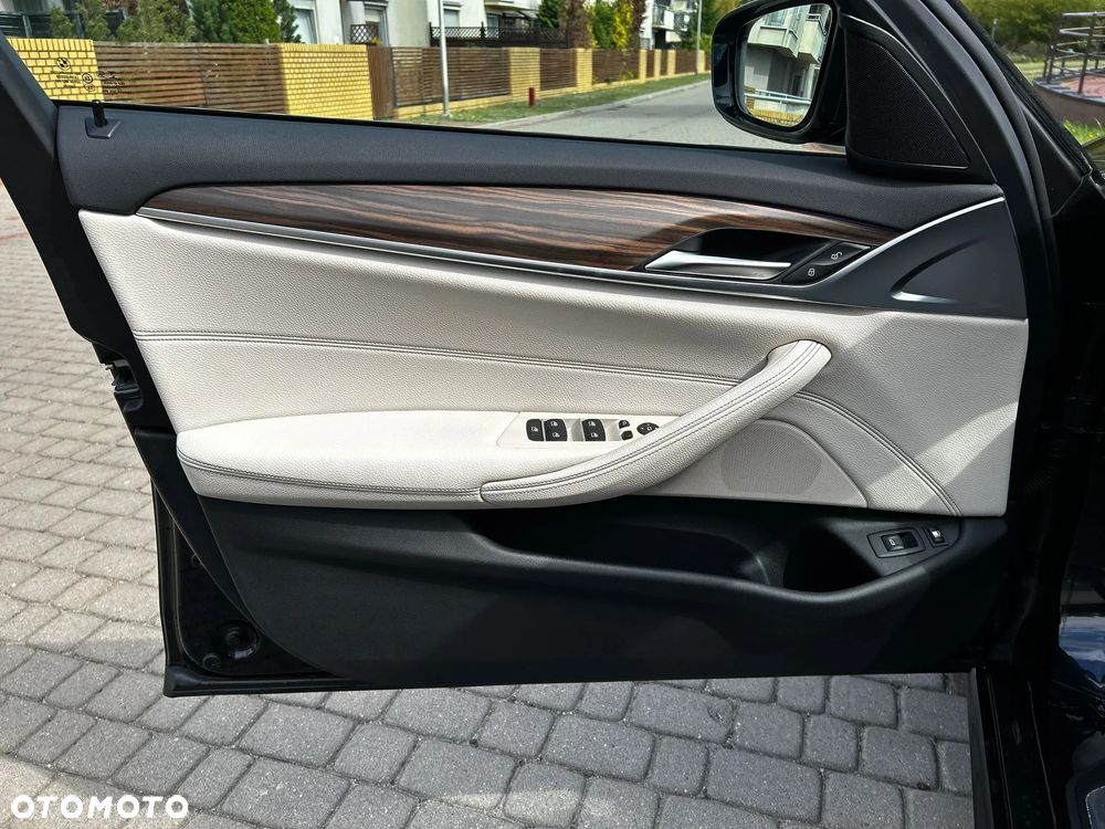 BMW Seria 5 530e xDrive M Sport sport - 20