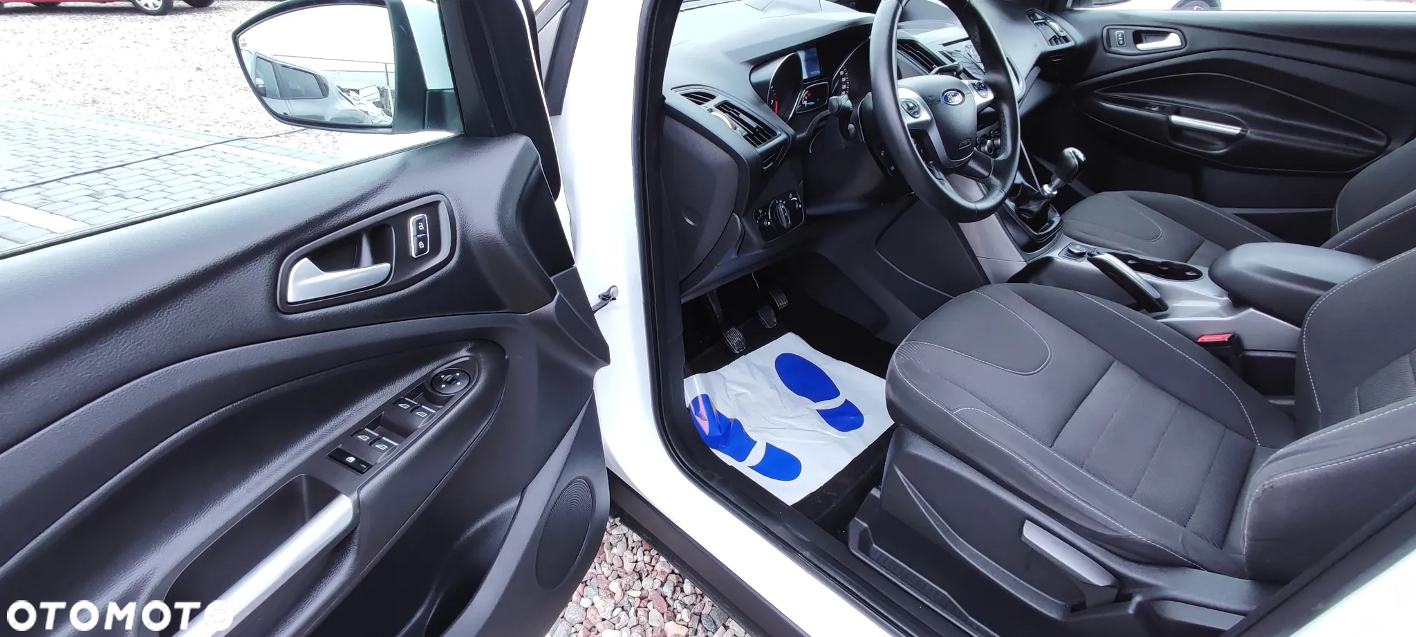 Ford Kuga - 24