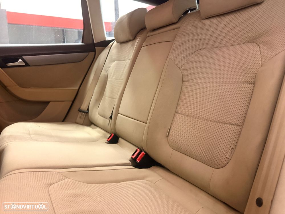 VW Passat Variant 1.6 TDI BlueMotion - 8