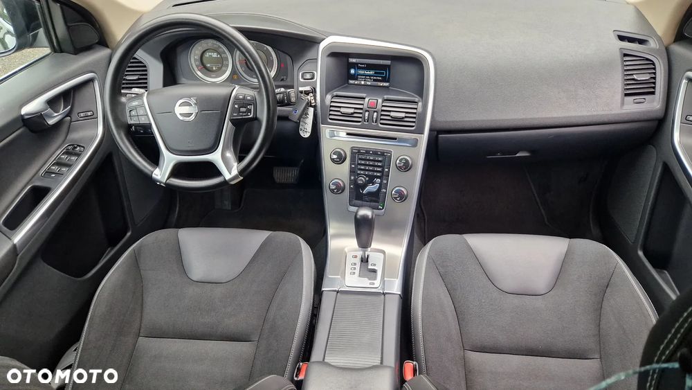 Volvo XC 60 D3 Momentum - 14