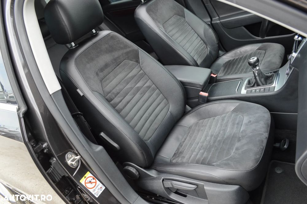 Volkswagen Passat 2.0 TDI DPF 4Motion Highline - 20