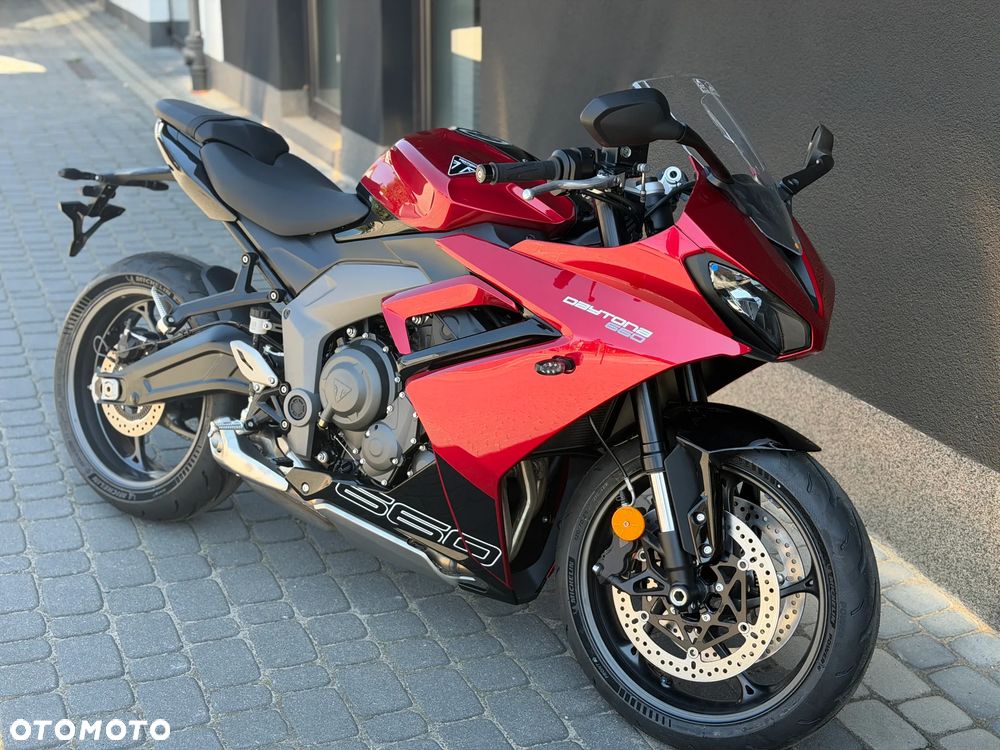 Triumph Daytona - 1
