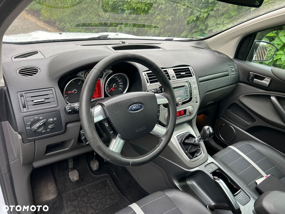 Ford Kuga 2.0 TDCi 2x4 Titanium - 22