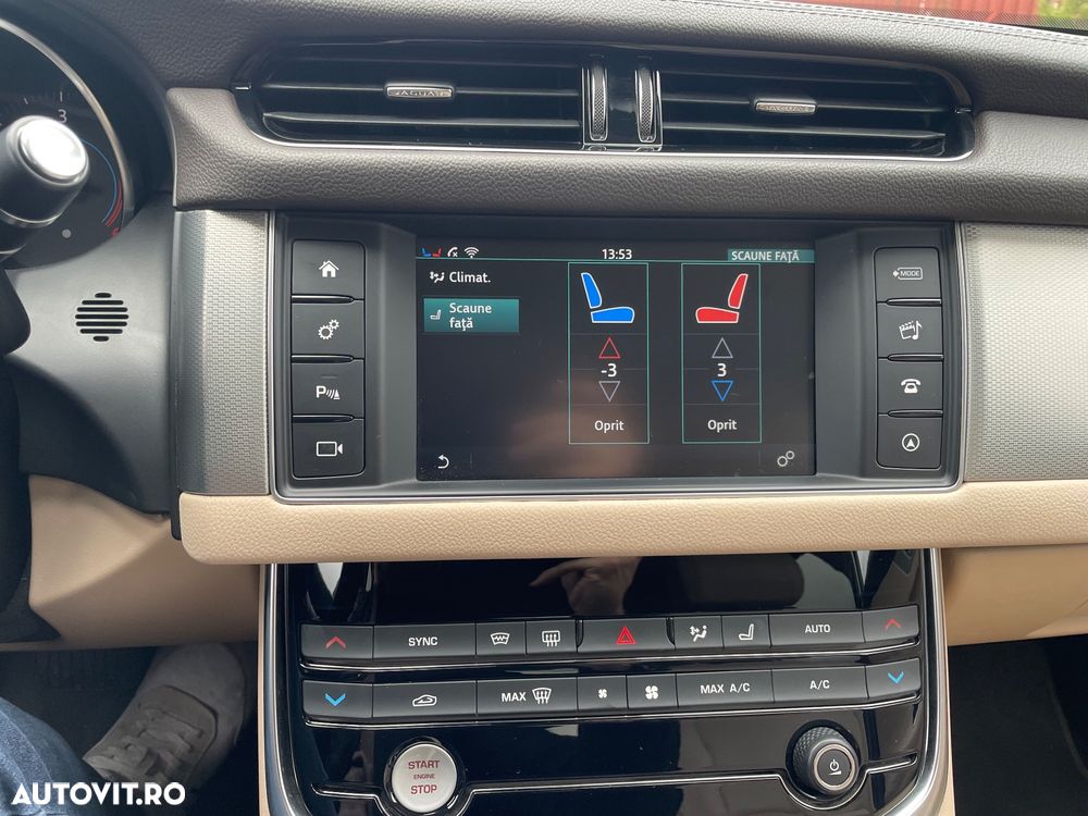 Jaguar XF 20d AWD Portfolio - 10
